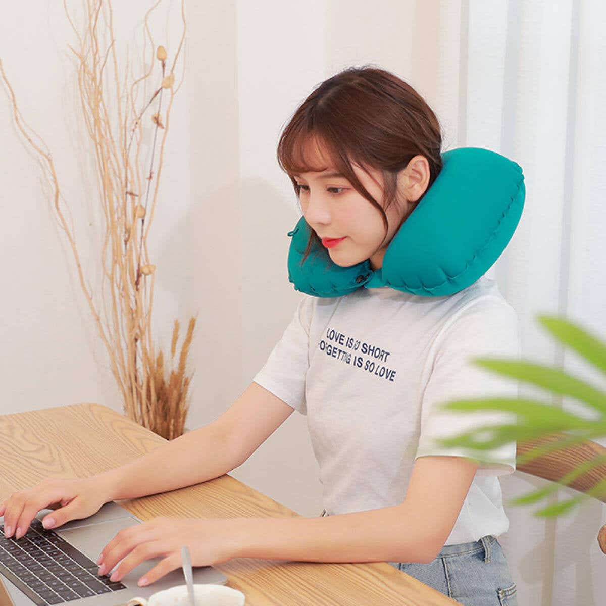 Foldable pillow for travel top
